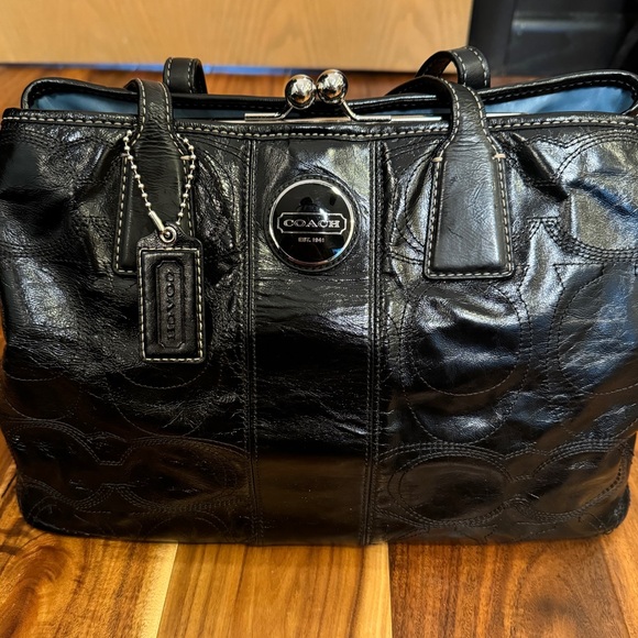 Coach Black Kiss lock Tote Shoulder Bag - Picture 1 of 14